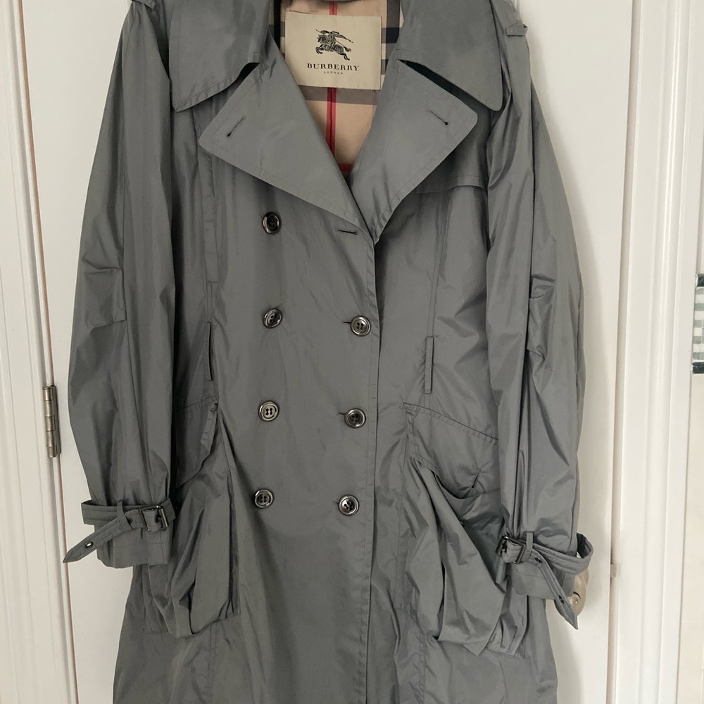 Burberry 3/4 rain coat, detachable warm vest, hood
